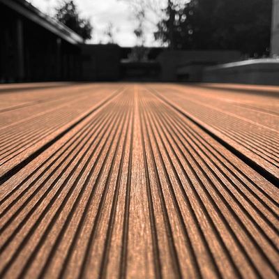 Ein guter Preis. WPC-Decking-Panel-Boards für den Außenbereich Online