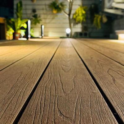 Ein guter Preis. Zusammengesetzt Co-Extrusion WPC Decking Karton Verpackung Hohe Ästhetik Online