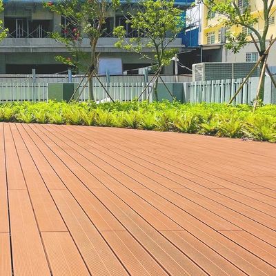 Ein guter Preis. Leichtgewichtige WPC-Decking-Platten, wetterbeständige Verbundholzdeckingplatten Online