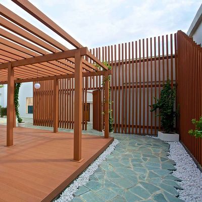 Ein guter Preis. WPC-Pergola für den Außenbereich, rotdicht, aus Holz zusammengesetzt Online
