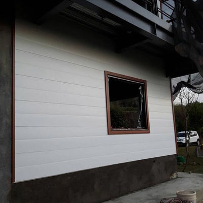 Ein guter Preis. Verkleidung WPC-Panelschicht Holz-Kunststoff-Verbundseitenplatte Online