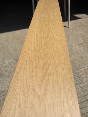 Hochwertiges Kunststoffholz für Tisch- und Gartenstühle